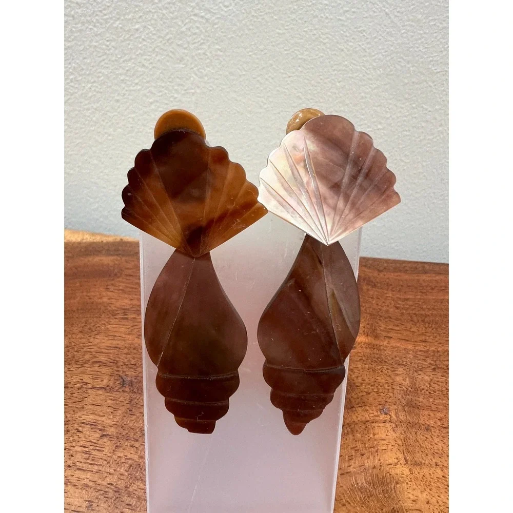 Vintage Shell Clip On Drop Earrings Brown Iridescent Carved Nautical Boho Dangle